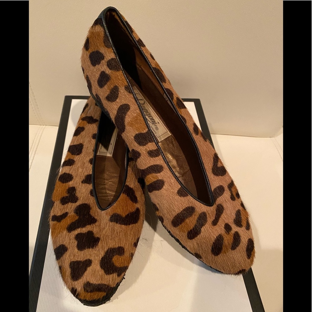 Rangoni Of Florance Women Flats SZ. 7